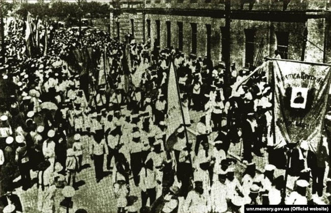 Манифестация украинских моряков в Севастополе, апрель 1918 г.