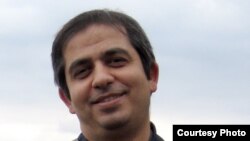 سراج‌الدین میردامادی، روزنامه‌نگار و تحلیلگر سیاسی در پاریس
