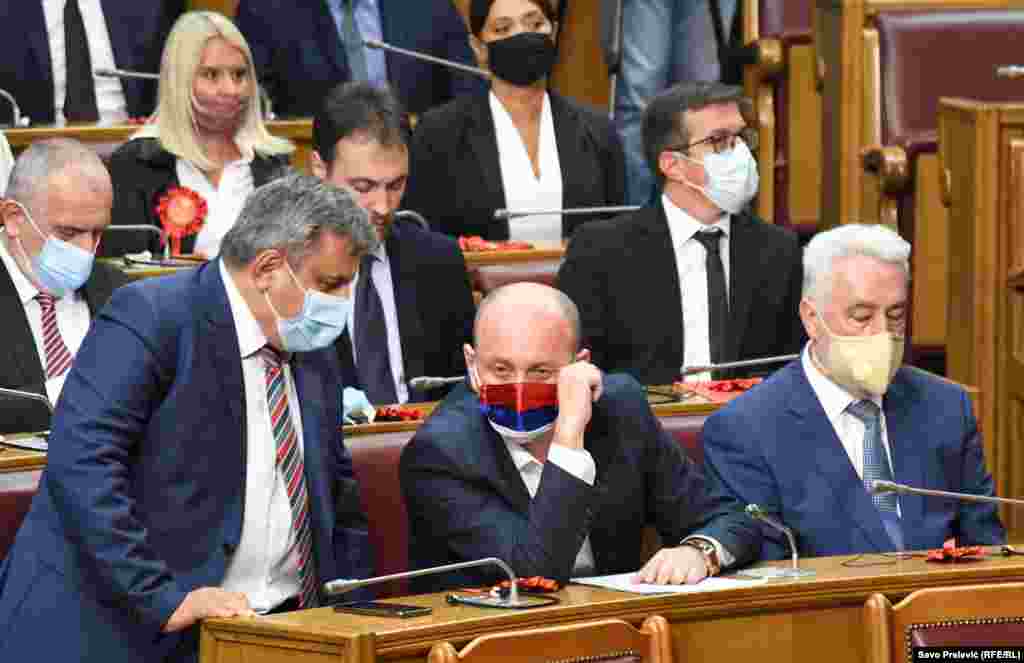 Milan Knežević, jedan od lidera Demokratskog fronta (u sredini) i Zdravko Krivokapić, nosilac liste &bdquo;Za budućnost Crne Gore&ldquo;