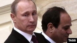 Президенти Росії Володимир Путін (Л) та Єгипту Абдель ас-Сісі 
