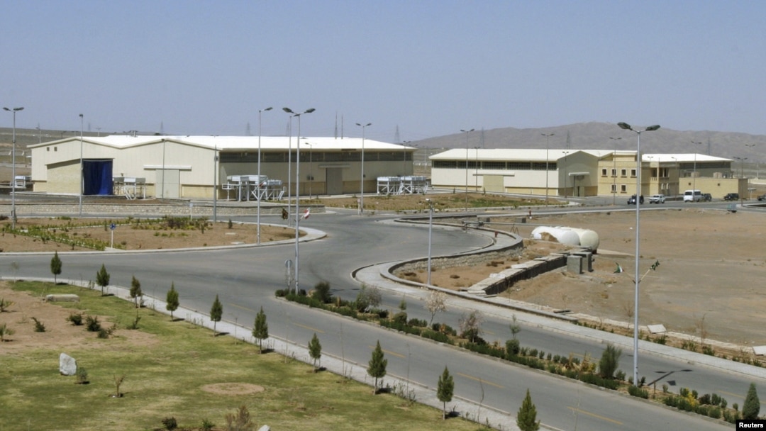 تأسیسات هستهای نطنز، واقع در ۲۲۰ کیلومتری جنوب شرقی تهران، پایگاه اصلی غنیسازی اورانیوم در ایران است