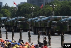 Taleblu ističe da jača potencijal kineskih raketnih sistema, kao i izgledi za njen sukob sa SAD-om u azijsko-pacifičkom regionu (Fotografija: Balističke rakete DF-26 na vojnoj paradi u Pekingu 2015)