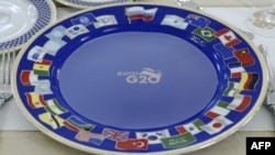 ფოტო არქივიდან. საგანგებოდ დამზადებული თეფში G20-ს სამიტისთვის, რომელსაც 2013 წლის სექტემბერში რუსეთმა უმასპინძლა  