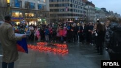 Жалобний мітинг у Празі зібрав кілька десятків людей