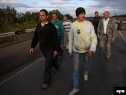 Ukrainian soldiers, who were being held as prisoners of war, during an exchange of Ukrainian troops and pro-Russian rebels in September.