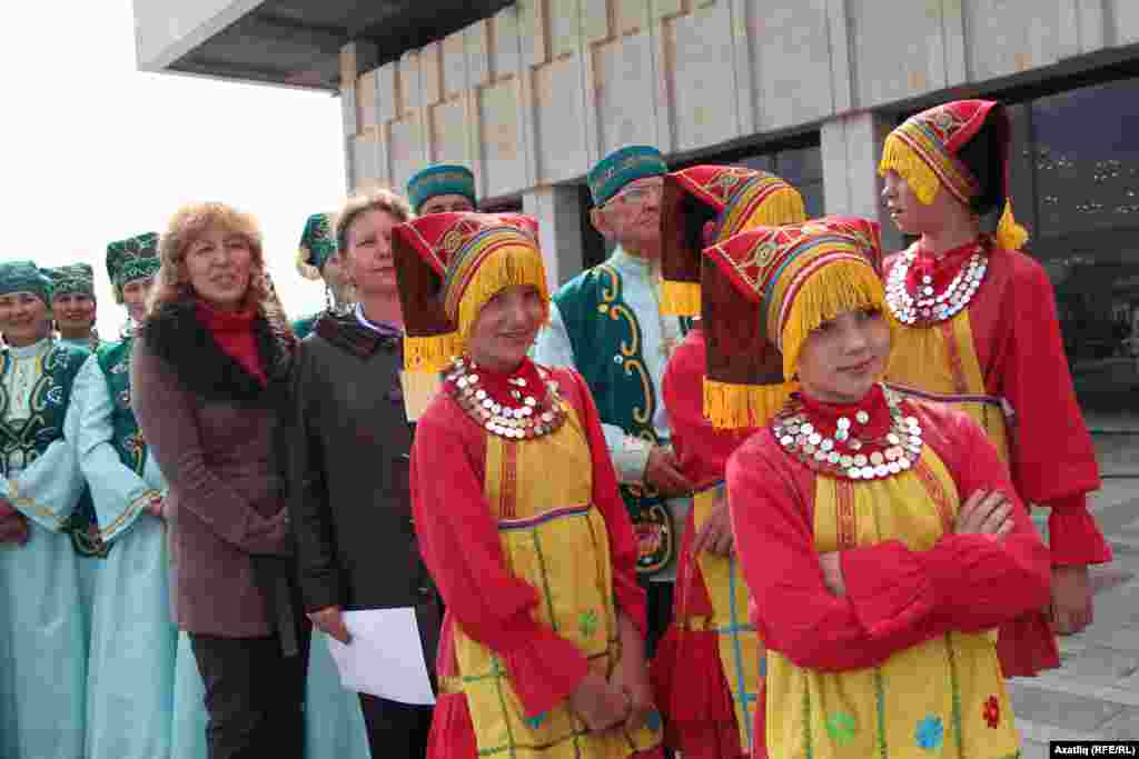 Балык Бистәсе районыннан килгән керәшен татар сәнгатькәрләре