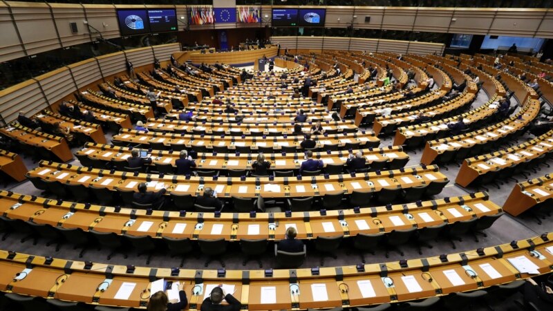 В Европарламенте подготовили проект рекомендаций стратегии по отношениям с Россией