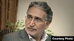 Iranian author and journalist Mohammad Nourizad