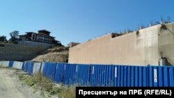 Подпорната стена на Шофьорския плаж в Алепу