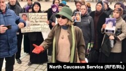 Пикет сочувствующих Гасангусейновым в Дагестане