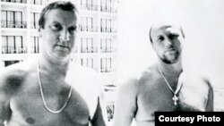 Gennady Petrov (left) and Aleksandr Malyshev, reputed St. Petersburg kingpins who thrived in the 1990s and whom Spanish prosecutors have linked to current and former Russian officials. (Photo courtesy of the Agency of Journalistic Investigations.)