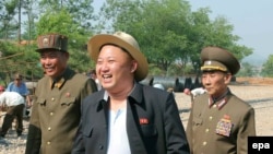 Ким Чен Ын инспектирует санаторий для ученых. Дата съемки неизвестна