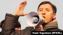 Сопредседатель Общенациональной социал-демократической партии "Азат" Болат Абилов. Алматы, 28 января 2012 года.