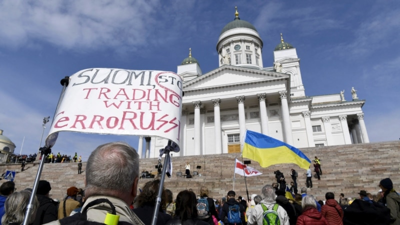 Финляндия ограничила продажу товаров туристам из России из-за санкций
