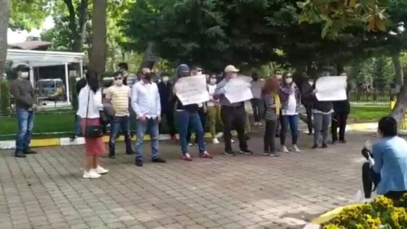 Stambuldaky türkmenler türkmen hökümetiniň heläkçilikli harasatyň pidalaryny kömeksiz galdyrmagyna protest bildirdiler 