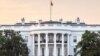 دو سناتور ارشد آمریکایی: کاخ سفید در اجرایی شدن تحریم ها علیه ایران و روسیه تعلل می‌کند