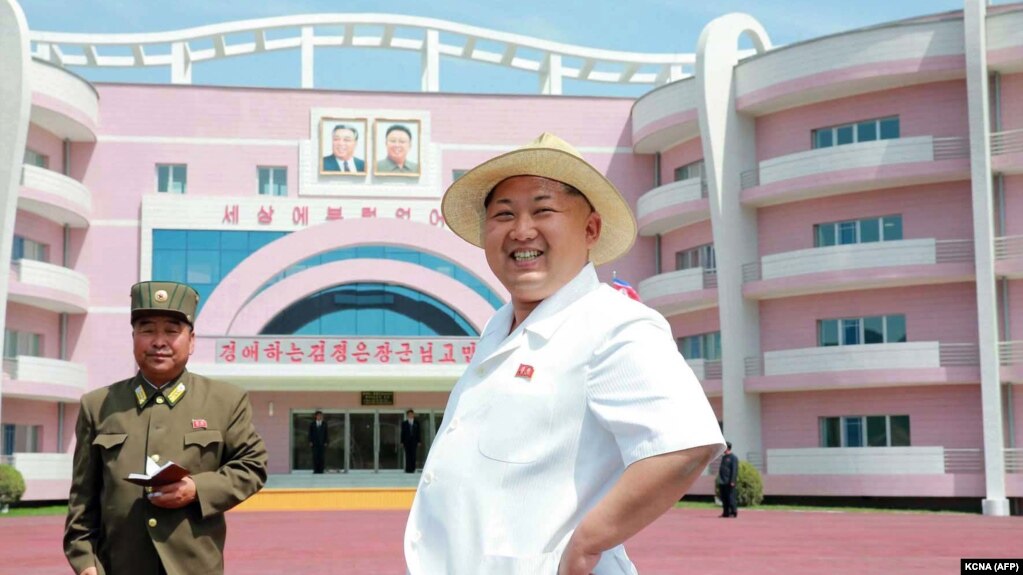 nakachennaya-negrityanka-daet-pyanih-shalav-smotret