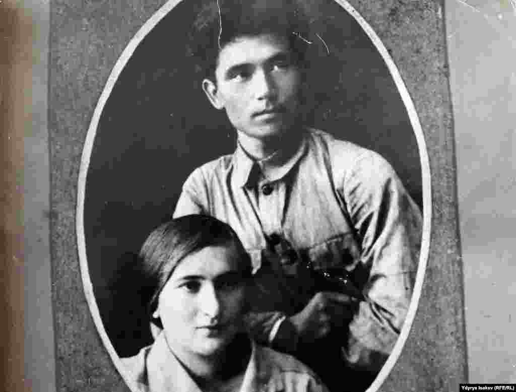 Родители Чингиза Торекул и Нагима Айтматовы.
