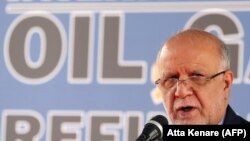 Iranian Oil Minister Bijan Namdar Zangeneh speaks during the 24th International Oil, Gas, Refining & Petrochemical Exhibition in Tehran, May 01, 2019