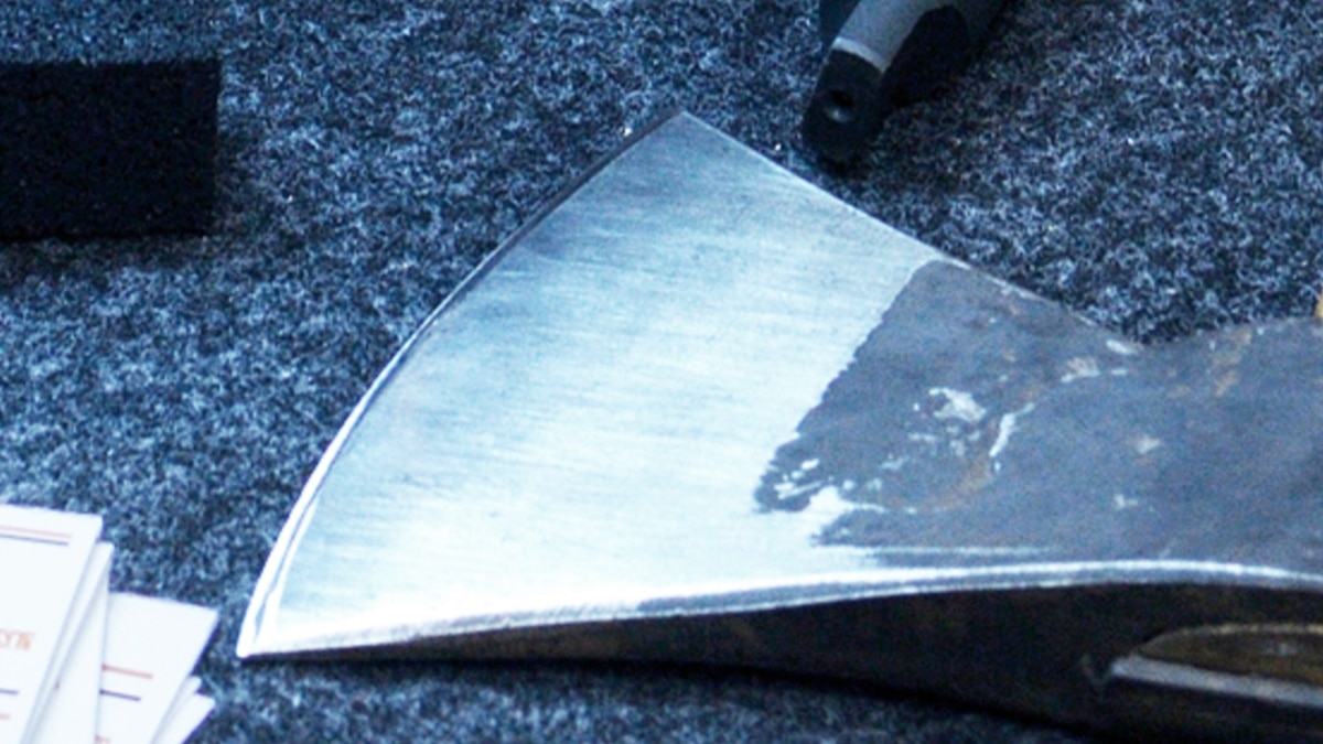 A 25-year-old man killed 5 members of his family with an ax in Baku