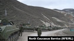 There have been reports that an armored column of Russian troops, which was several kilometers long, moved from Chechnya to Daghestan on March 17. 