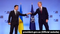 украинскиот претседател Володимир Зеленски и генералниот секретар на НАТО Јенс Столтенберг Брисел, 16.12.2021.