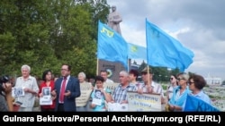 Акция солидарности с крымскими политзаключенными в Мелитополе. Архивное фото