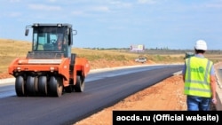 Реконструкция дороги в Крыму (архивное фото)
