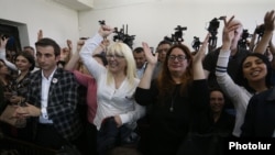 Armenia -- Supporters of former President Robert Kocharian show support for him in a courtroom in Yerevan, May 13, 2019.