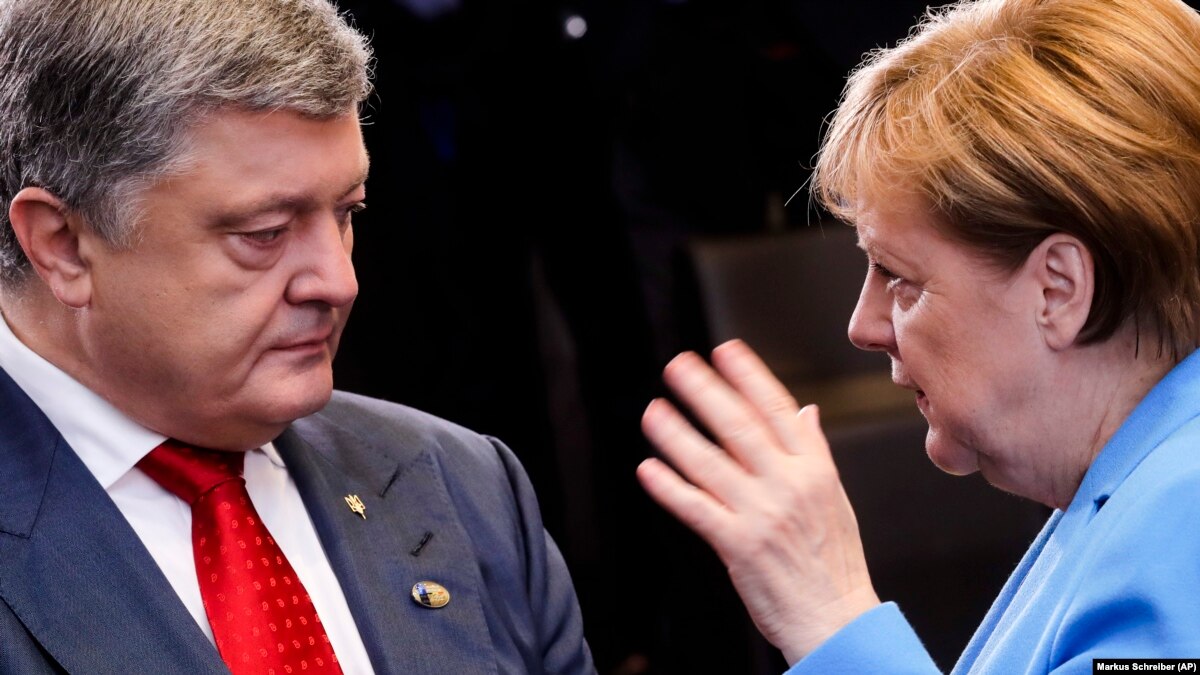 Merkel Discusses Ukraine, Syria With Russian FM, Army Chief