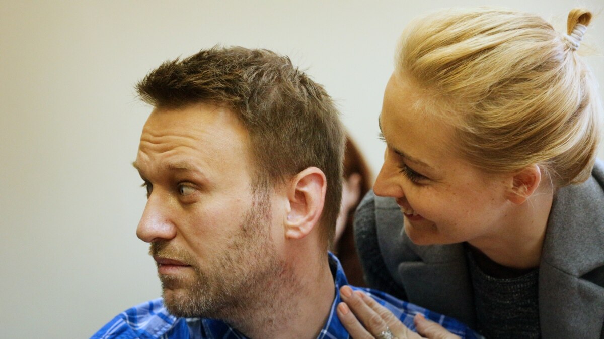 Навальный с женой фото. Жена Навального.