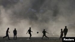 علاقمندی به ورزش فوتبال در میان اطفال و جوانان افغان