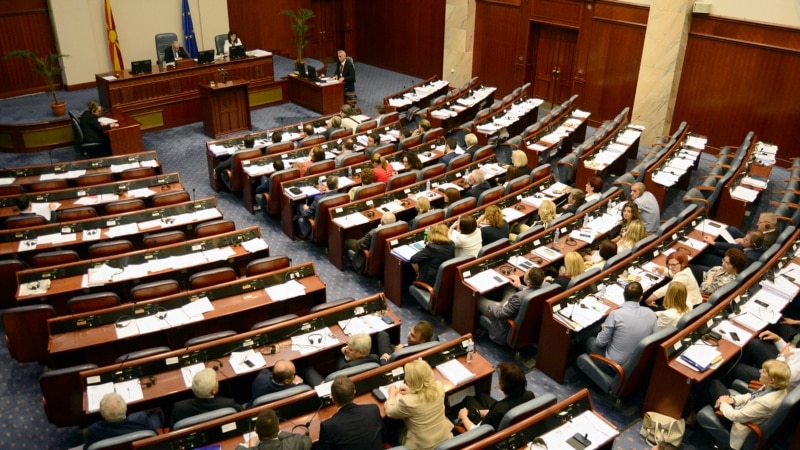 Се чека одлуката на ВМРО-ДПМНЕ за референдумот 