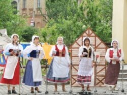 На сьвяце ў Горадні сьпяваюць удзельніцы нямецкай суполкі