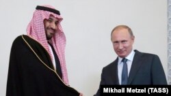 Наследный принц Саудовской Аравии Мухаммед бен Салман и президент России Владимир Путин