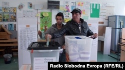 Архивска фотографија од гласањето на локални избори во Битола во 2013.