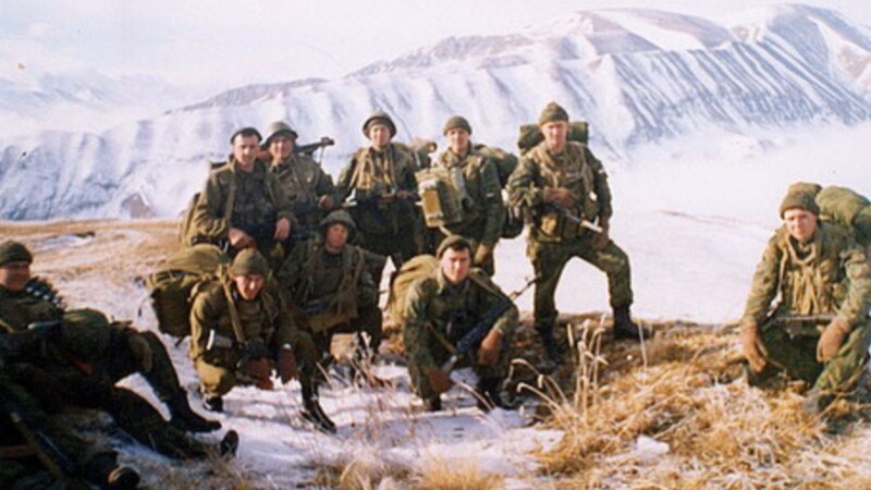 Путин назвал примером для российской молодежи десантников Псковской шестой роты, воевавших в Чечне
