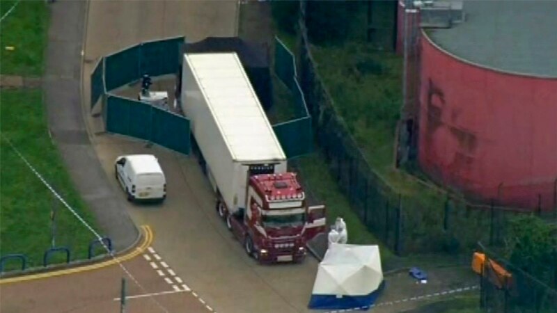 Poliția britanică a descoperit 39 de cadavre într-un container la sud-est de Londra