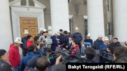 "Кырк чоронун" Бишкек мэриясынын алдындагы жыйыны. 11-март, 2019-жыл.