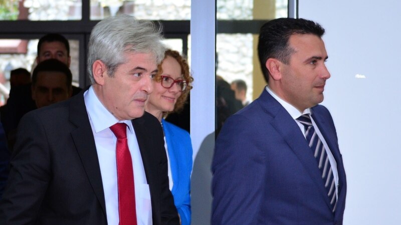 Заев и Ахмети на средба за претседателските избори 