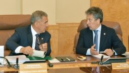 Президент Татарстана Рустам Минниханов (слева) и генеральный директор ОАО "Татнефть" Наиль Маганов