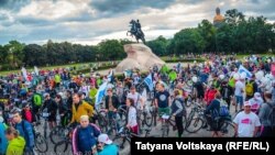 Участники велопарада, 18 июня 2016 года