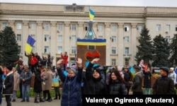 Херсонці зустрічають українських військових у листопаді 2022 року