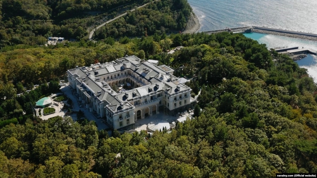 Navalny Investigation Shines Light On Putin S Palace