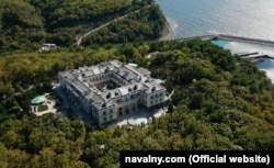 Предполагаемая резиденция Владимира Путина под Геленджиком, о которой рассказал Алексей Навальный в расследовании "Дворец для Путина"