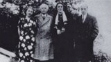 Familiile Bartok și Constantin Brăiloiu în grădica locuinței din Budapesta a compozitorului, 1937