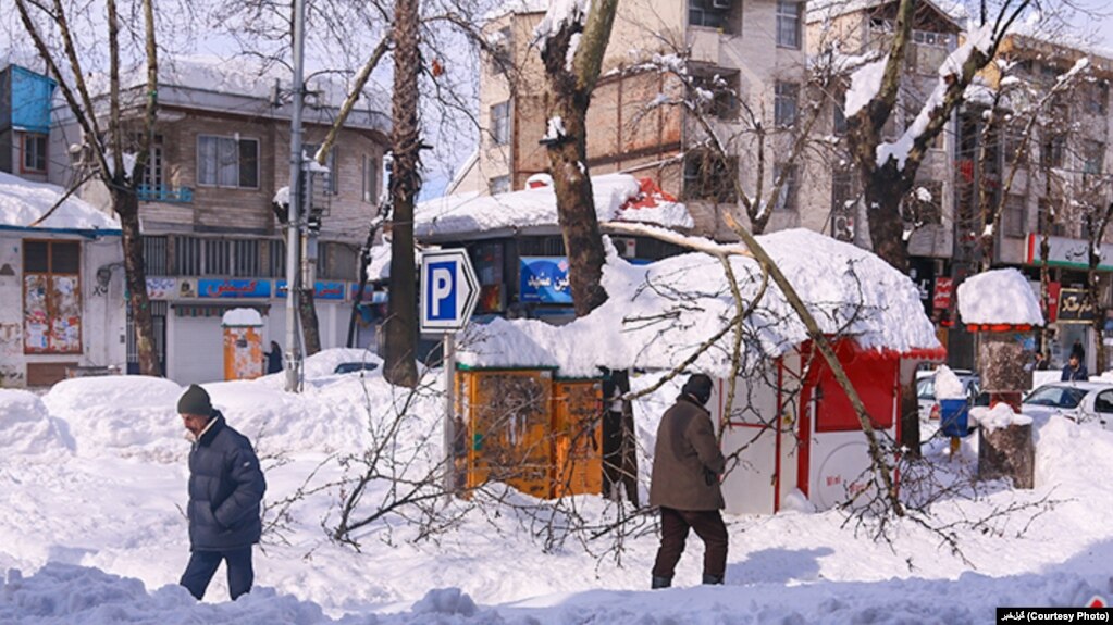 Heavy snowfall has left thousands stranded and many more without power in northern Iran. February 12, 2020