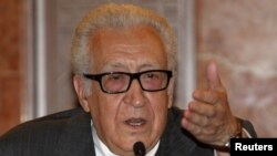 Lakhdar Brahimi gjatë konferencës për shtyp sot në Damask të Sirisë