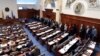 VMRO-ja dorëzon kërkesën për shpërbërjen e Kuvendit