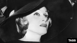 Englesku verziju pesme "Lili Marlen" otpevala je legendarna Marlen Ditrih